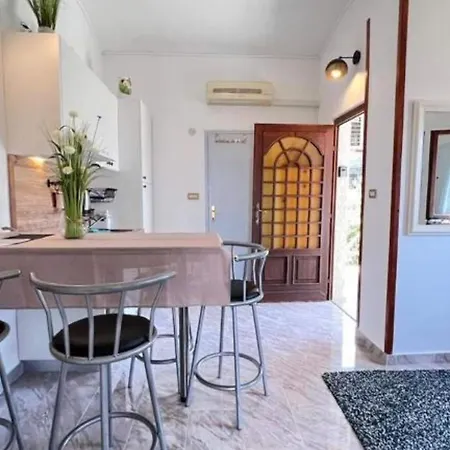 Valentinovo - One Bedroom With Sea View B Apartmán