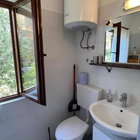 Valentinovo - One Bedroom With Sea View B Apartmán *