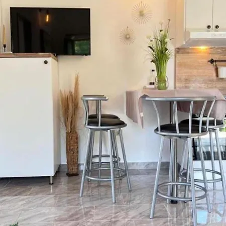 Valentinovo - One Bedroom With Sea View B