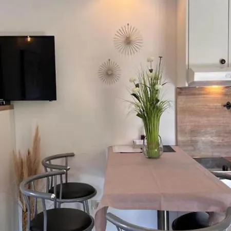 Valentinovo - One Bedroom With Sea View B