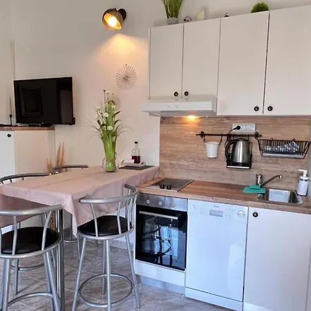 Apartman Valentinovo - One Bedroom With Sea View B *